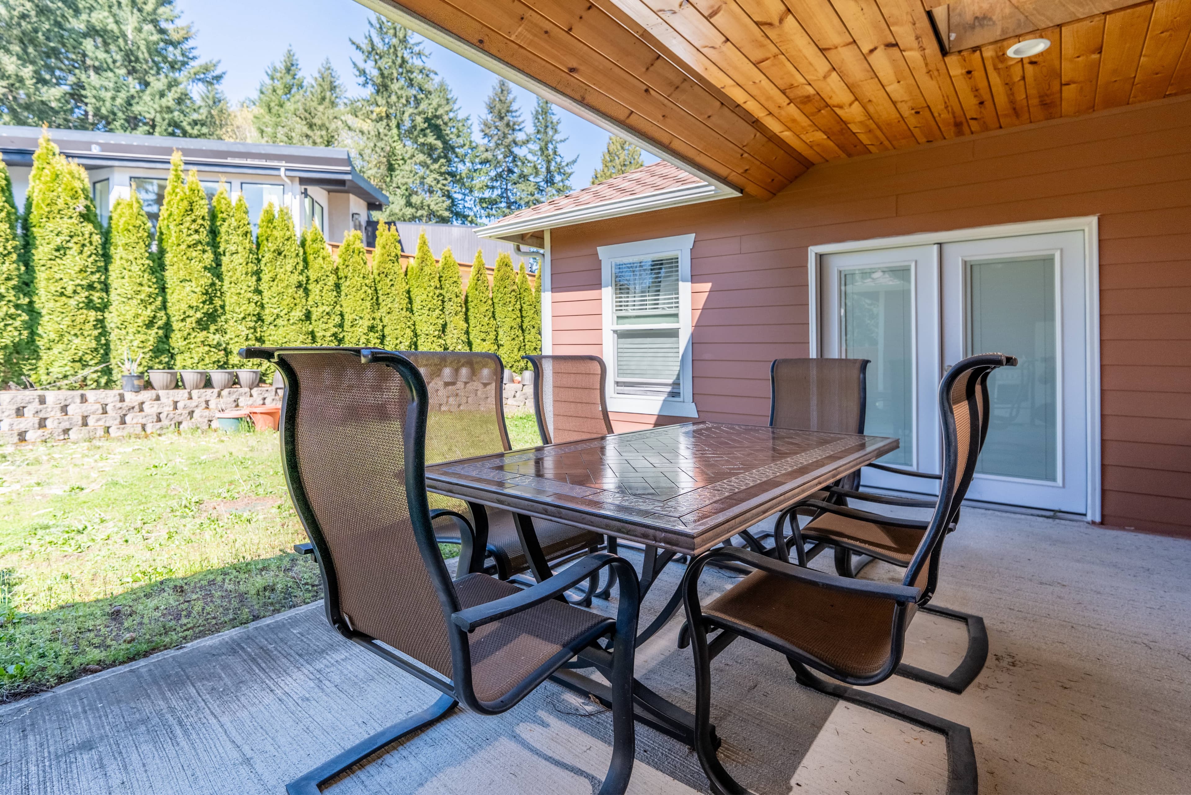 Outdoor patio at Kennydale Golden Years